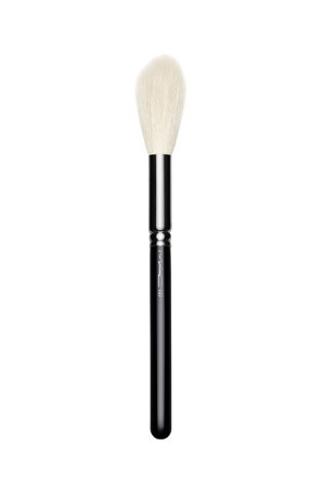  MAC 137 Long Blending Brush 